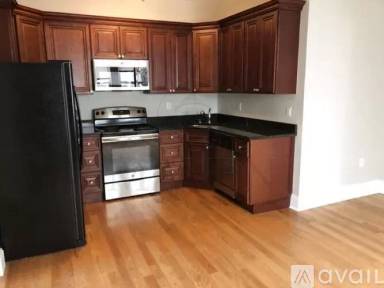 Main picture of 211 Elm St