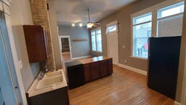 Main picture of 319 E Garfield Ave