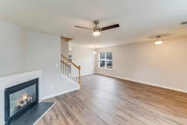 Main picture of 3410 Broadwick St