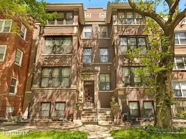 Main picture of 4137 S Michigan Ave