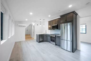 Main picture of 126 Adelaide Ave