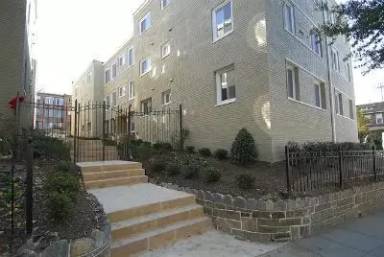 Main picture of 1901 Lincoln Rd NE