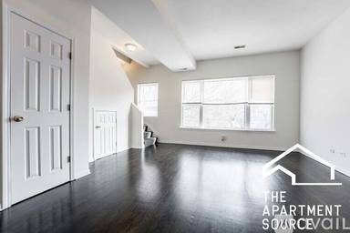 Main picture of 2438 N Ashland Ave