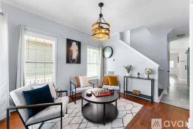 Main picture of 385 Elm St NW