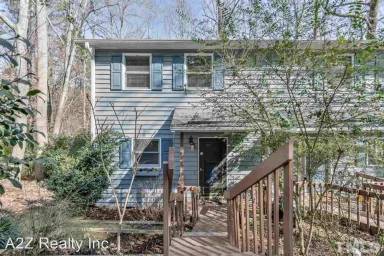 Main picture of 105 Lantern Way