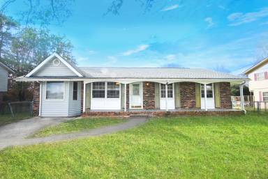 Main picture of 3615 Marymont Dr NW