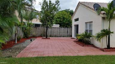 Main picture of 1863 SW 149th Ave