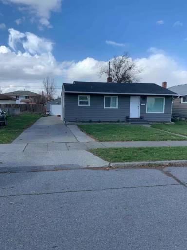 Main picture of 415 E Walton Ave