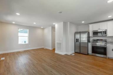 Main picture of 1801 S Lyerly St