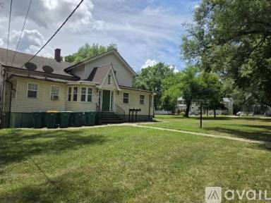 Main picture of 210 5th Ave