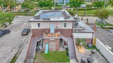 Main picture of 1811 N Tamarind Ave
