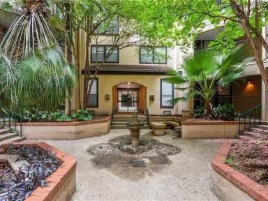 Main picture of 2110 Rio Grande St