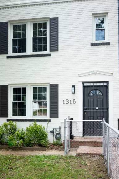 Main picture of 1316 Eastern Ave NE