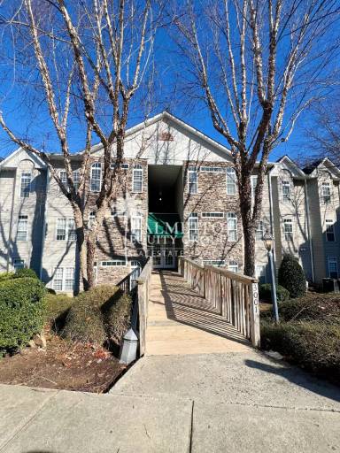 Main picture of 3001 Greystone Pt