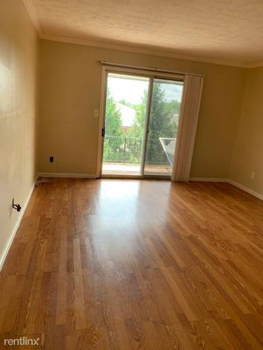 Main picture of 1281 Village Dr