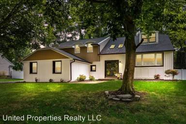 Main picture of 805 Lorraine Dr