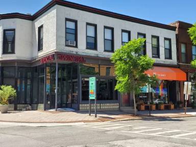 Main picture of 700 Main St