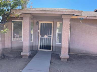 Main picture of 2859 E Capri Cir