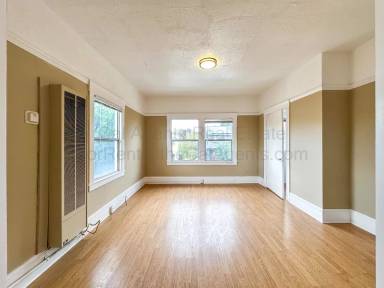 Main picture of 5825 Genoa St