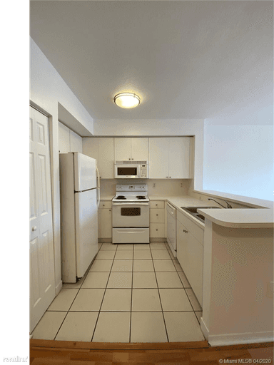 Main picture of Paradise Pointe Condominium