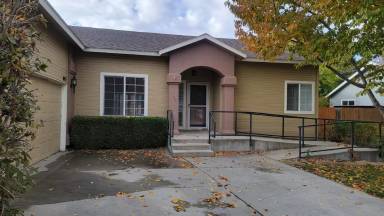 Main picture of 917 W Greenhead St