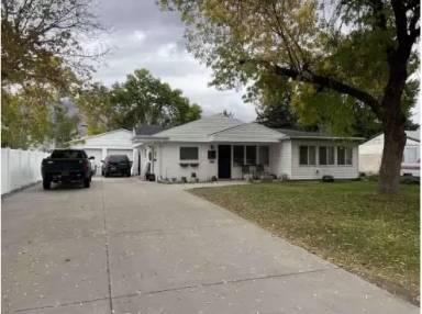 Main picture of 956 Valeria Dr