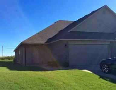 Main picture of 2900 SW Windrift Ave