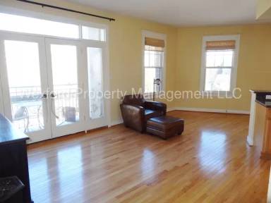 Main picture of 2902 Porter St NW