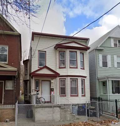 Main picture of 134 Wakeman Ave