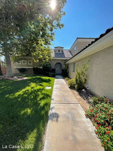 Main picture of 1709 English Oak St