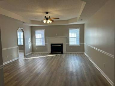 Main picture of 3370 Aurora Dr
