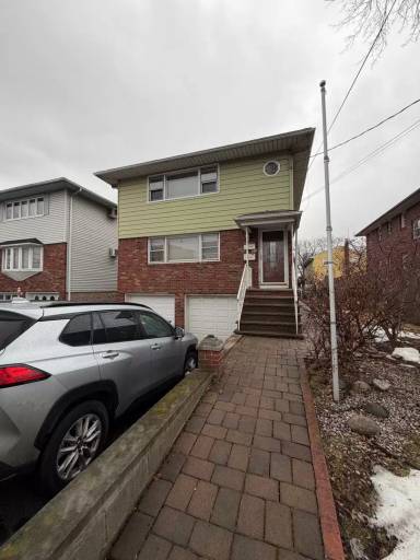 Main picture of 407 W Stimpson Ave
