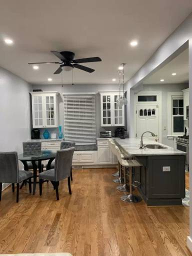 Main picture of 1020 10th St NE