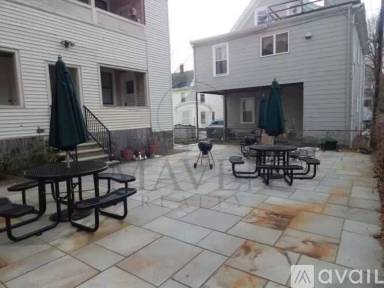 Main picture of 60 College Ave