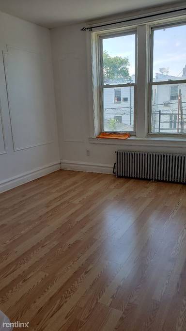 Main picture of 735 Crawford Ave
