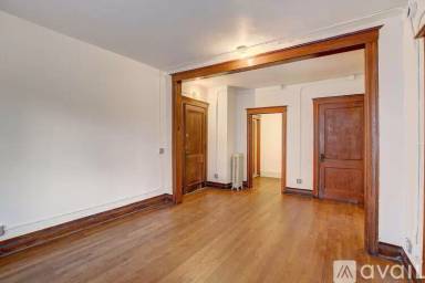 Main picture of 75 W Palmer St