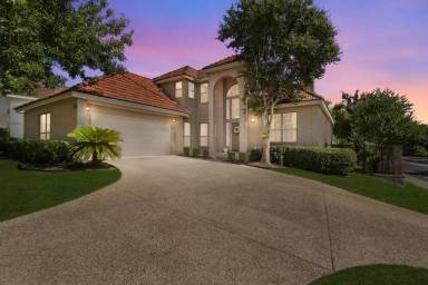 Main picture of 922 Serene Mdw
