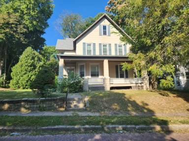 Main picture of 715 11th Street a