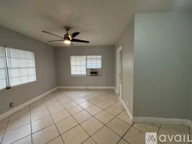 Main picture of 303 S J St