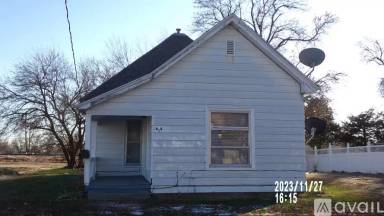 Main picture of 418 E 2nd St