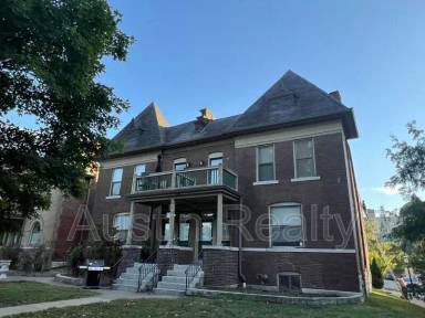 Main picture of Newstead and McPherson Apartments