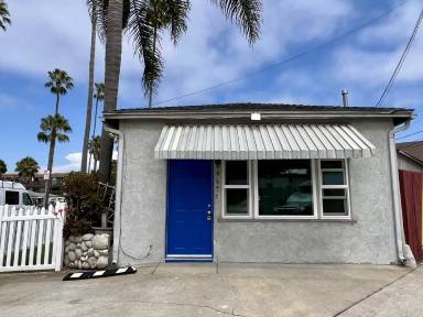 Main picture of 4675 W Point Loma Blvd