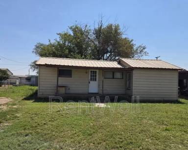 Main picture of 224 E 6th St