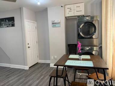 Main picture of 2047 S 19th St