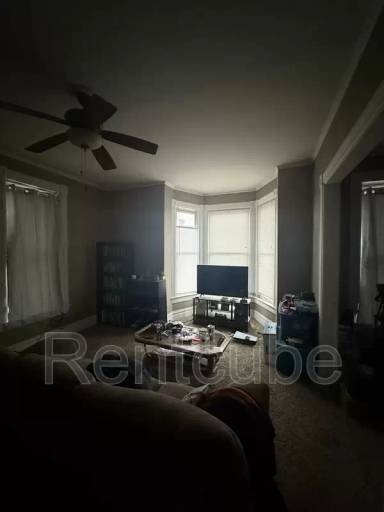 Main picture of 1131 Main St