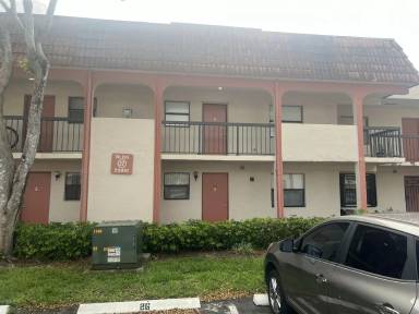 Main picture of 900 NE 209th Ter