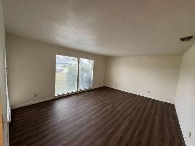 Main picture of 721 E Ann Dr