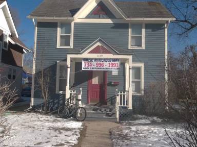 Main picture of 1111 S Forest Ave