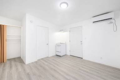Main picture of 909 Galemont Ave