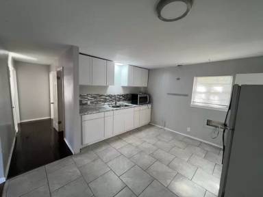 Main picture of 520 E Hanna St